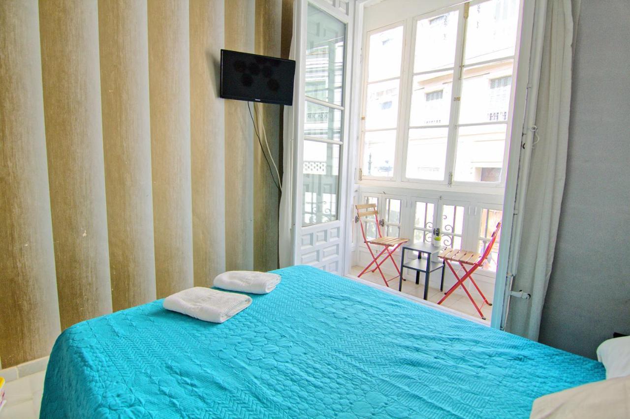 Low Cost Rooms Teatro 马拉加 外观 照片
