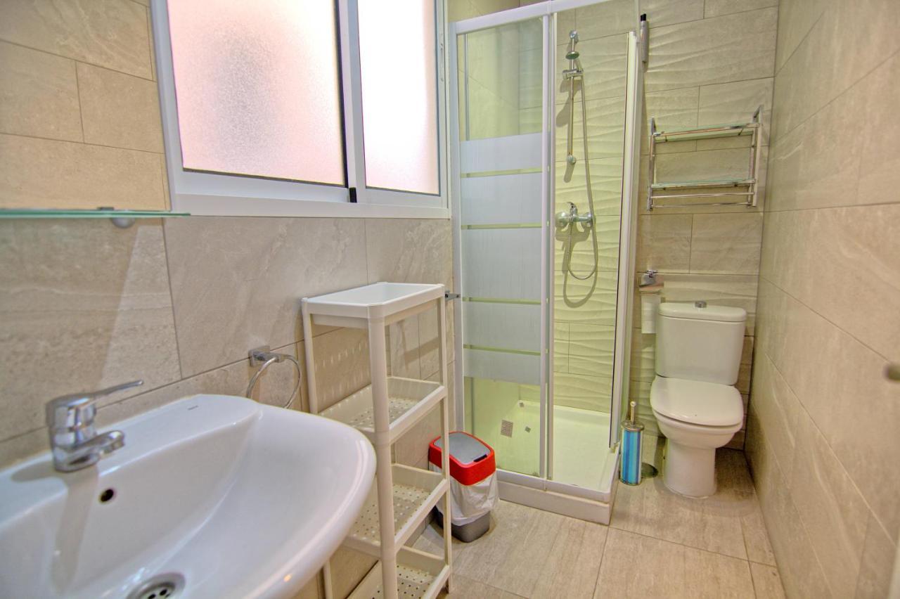 Low Cost Rooms Teatro 马拉加 外观 照片