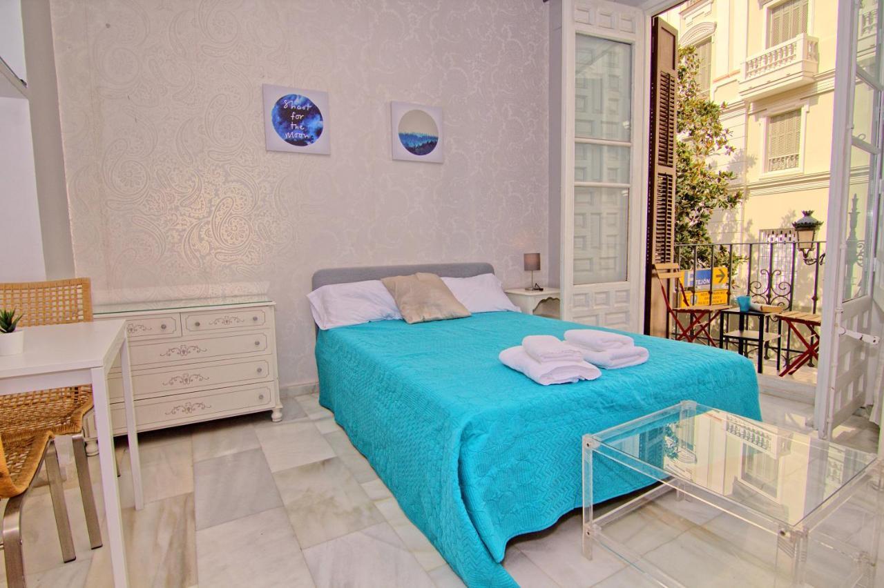 Low Cost Rooms Teatro 马拉加 外观 照片