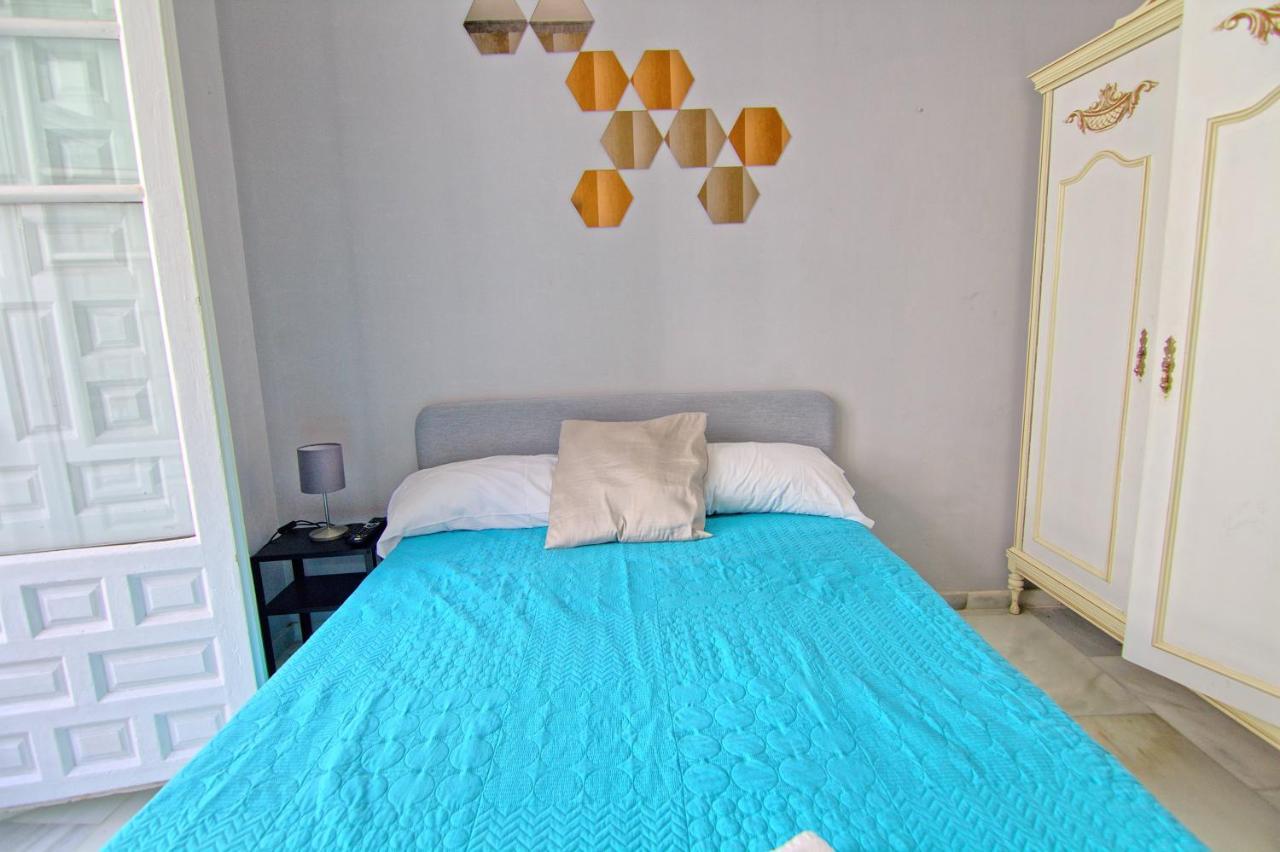 Low Cost Rooms Teatro 马拉加 外观 照片